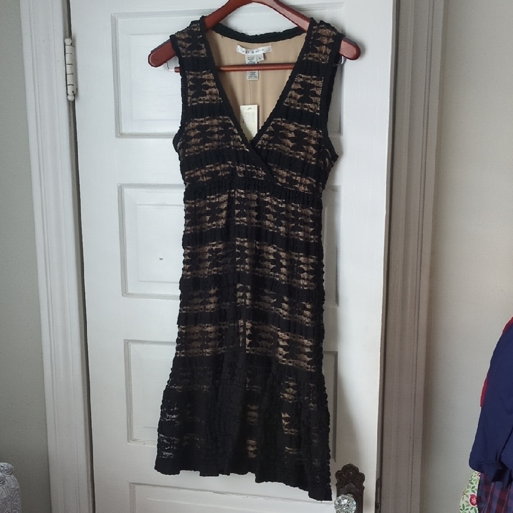 Max Studio Elegant Black and Tan Midi Dress